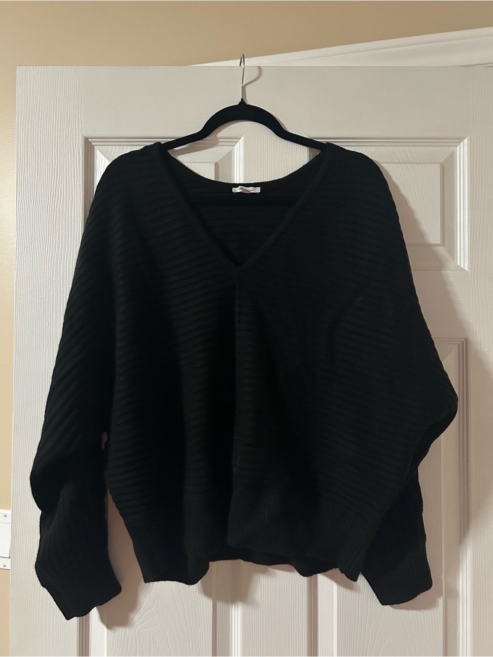 Reitmans Black V-Neck Ribbed Women's Sweater